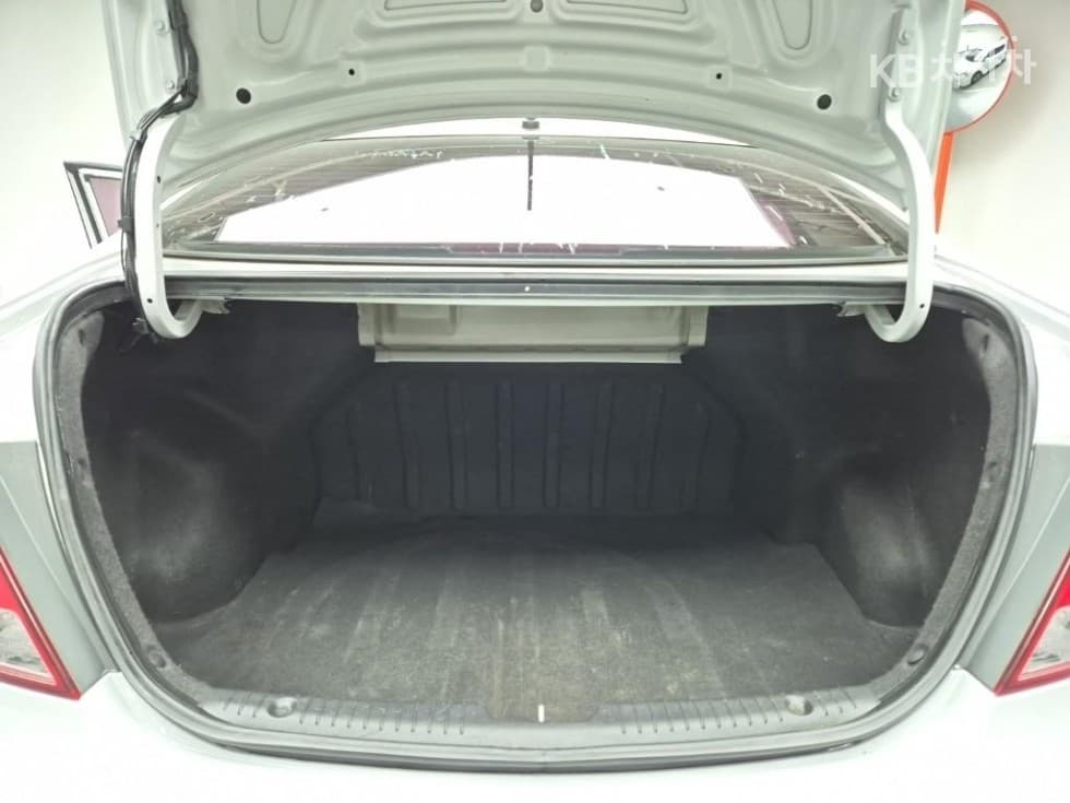 Hyundai Accent(신형)1.6 VGT Modern - 19