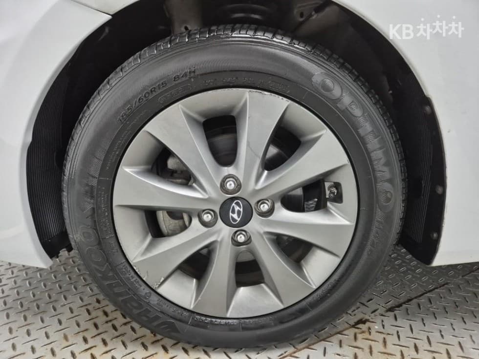 Hyundai Accent(신형)1.6 VGT Modern - 21