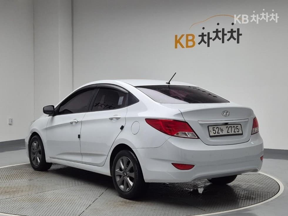 Hyundai Accent(신형)1.6 VGT Modern - 2
