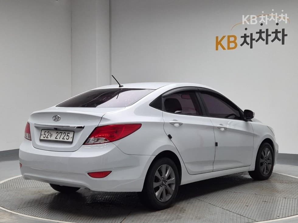 Hyundai Accent(신형)1.6 VGT Modern - 3