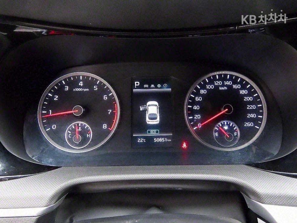 (387R6469)Kia K5 3rd Generation 2.0 LPI Standard Car Rental - 9