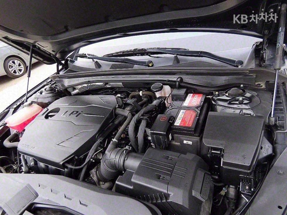 (387R6469)Kia K5 3rd Generation 2.0 LPI Standard Car Rental - 18