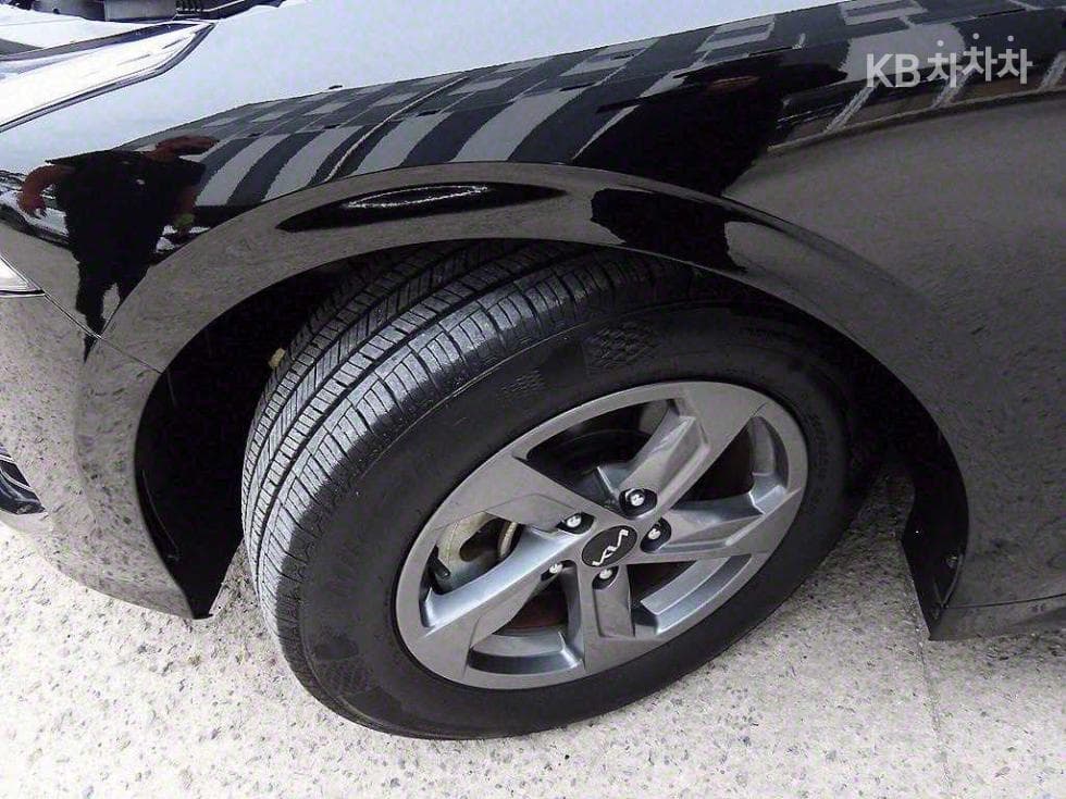 (387R6469)Kia K5 3rd Generation 2.0 LPI Standard Car Rental - 19