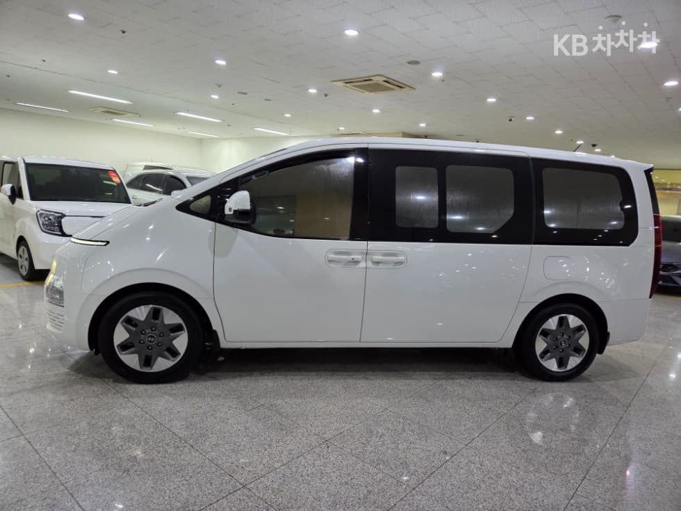 Хюндай Staria2.2 Турер 11 AWD Modern - 3