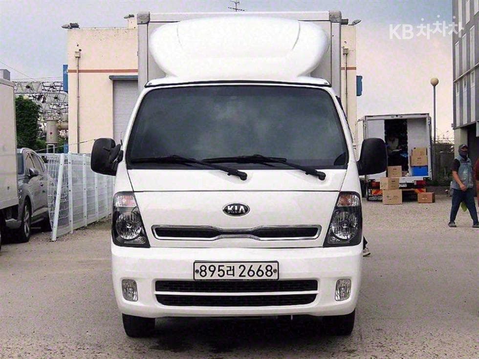 Kia Bongo3 1Ton Van Super Extended Standard King Cab Luxury - Image 2