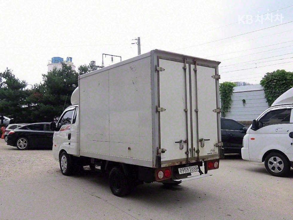 Kia Bongo3 1Ton Van Super Extended Standard King Cab Luxury - Image 3