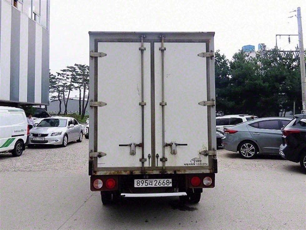 Kia Bongo3 1Ton Van Super Extended Standard King Cab Luxury - Image 4