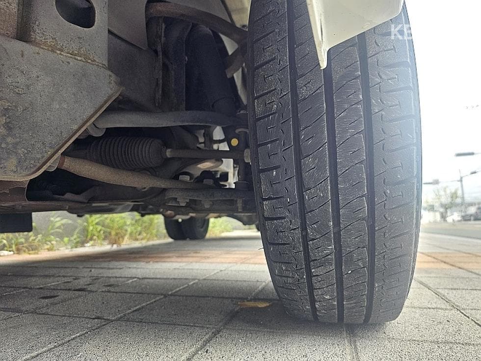 Киа Бонго 3 (лек)1 тон 냉동Товарна надстройка차 Удължено междуосие 표준형 Королевска кабина Лукс - 14