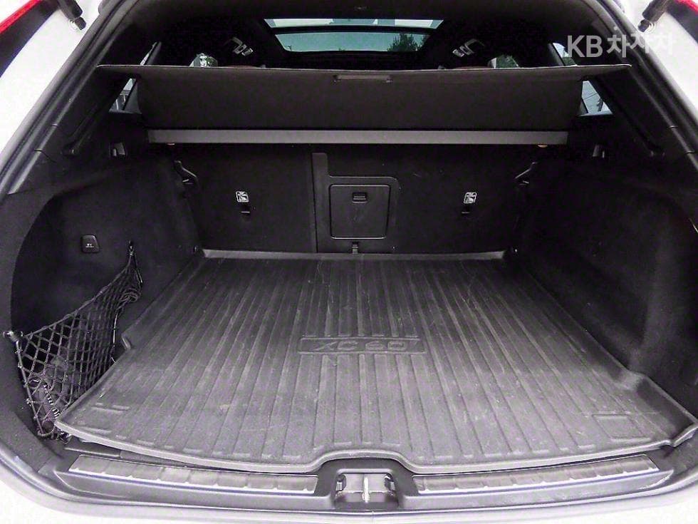 Volvo XC60T6 AWD 3.0 - 17