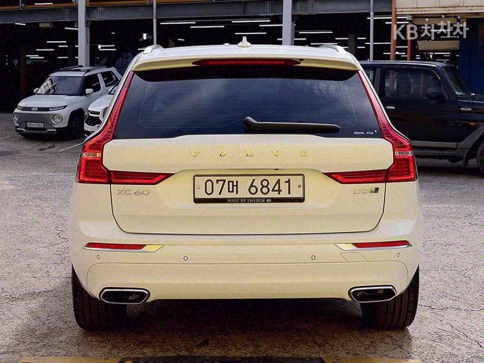 Volvo XC60 Второ поколениеD5 Inscription - 3