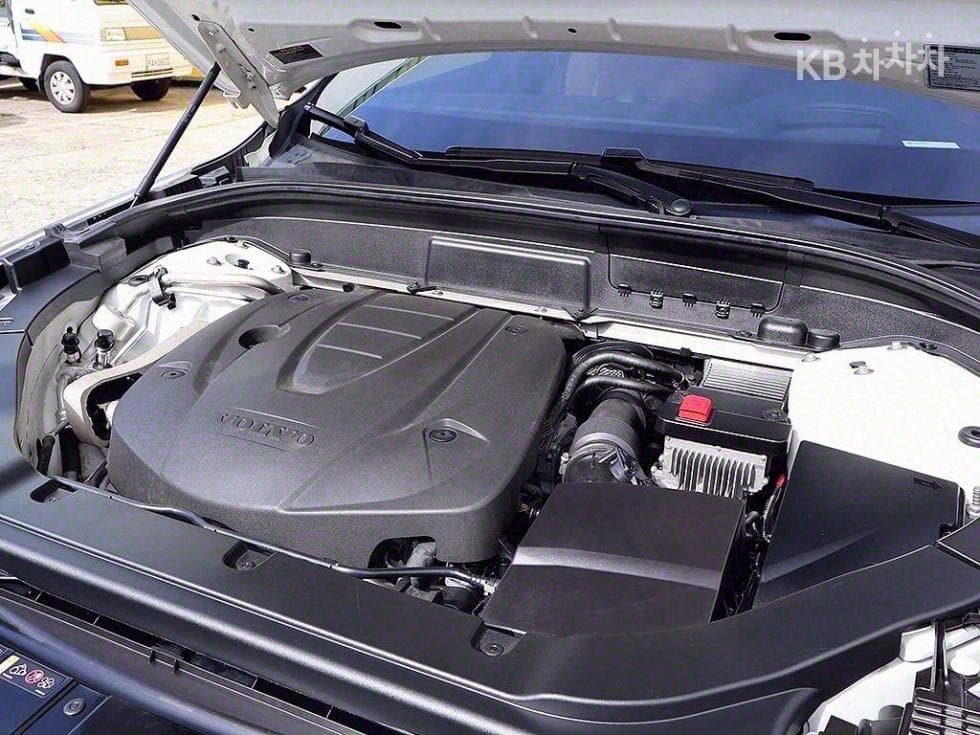 Volvo XC60 Второ поколениеD5 Inscription - 17
