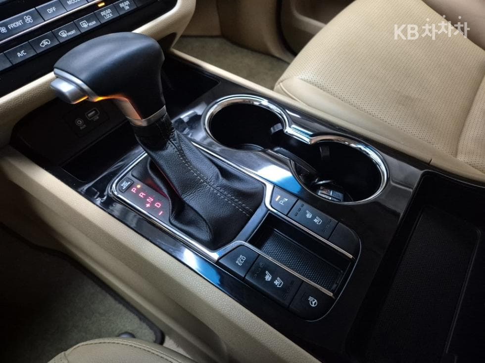 Киа The New (фейслифт) Канивал9-местен 2.2 Дизел Престиж - 8