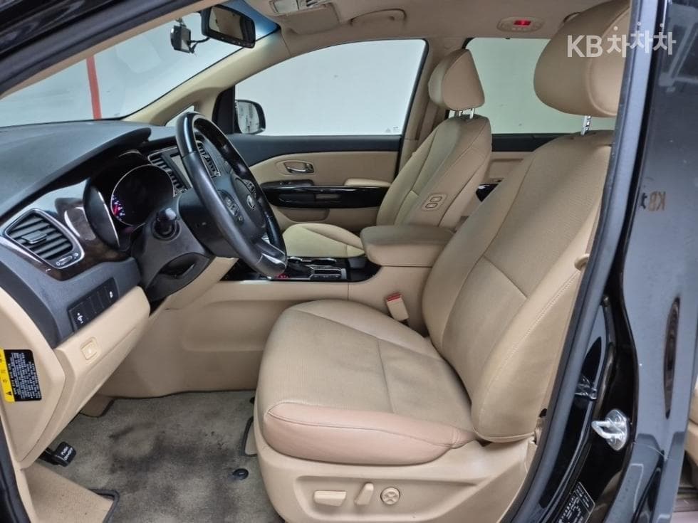 Киа The New (фейслифт) Канивал9-местен 2.2 Дизел Престиж - 11