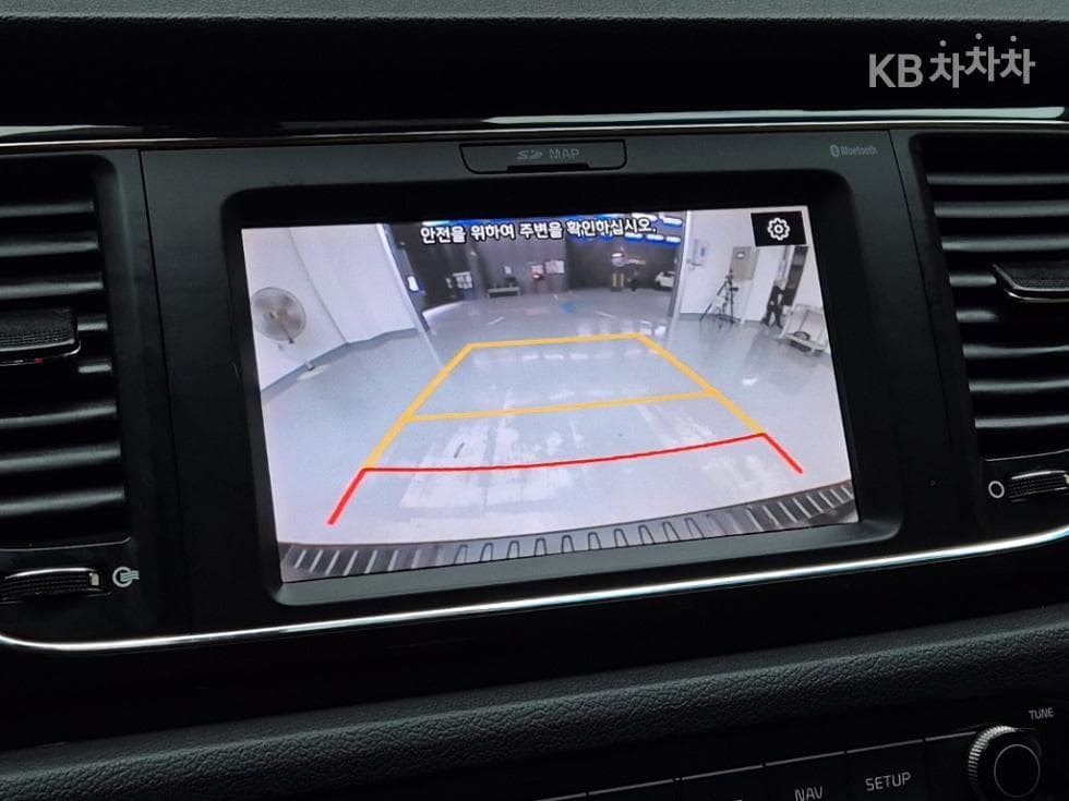 Киа The New (фейслифт) Канивал9-местен 2.2 Дизел Престиж - 14