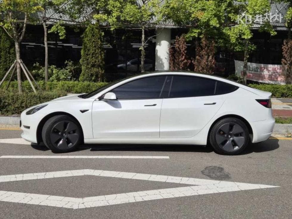 테슬라 Model 3 Standard Range Plus - Image 2