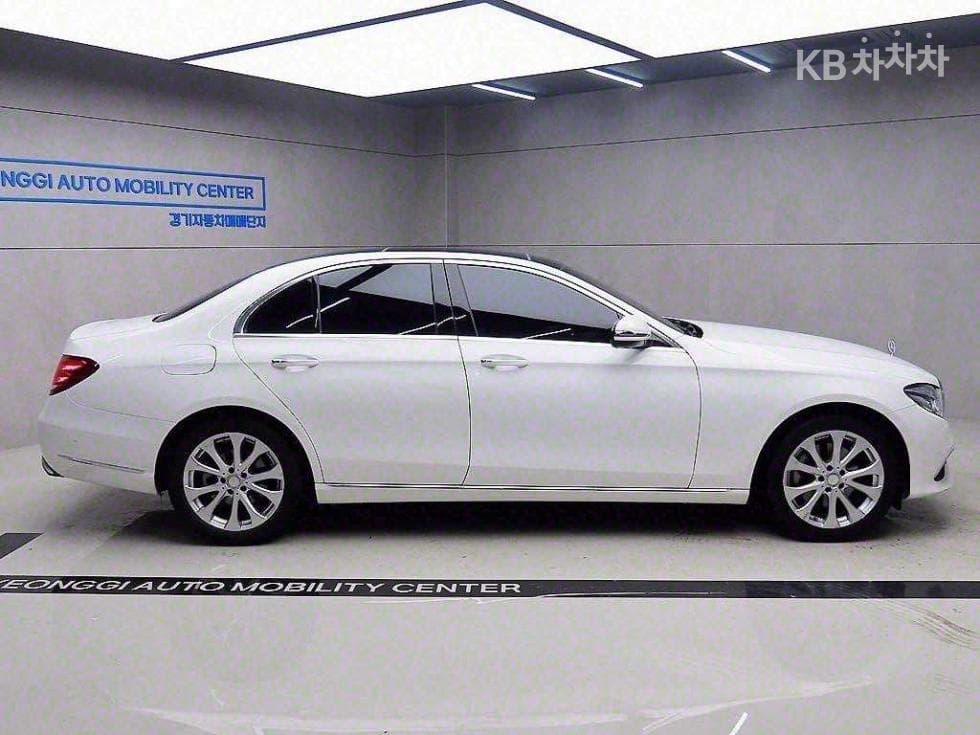 Mercedes-Benz E-Клас (W213)E220d Exclusive - 2