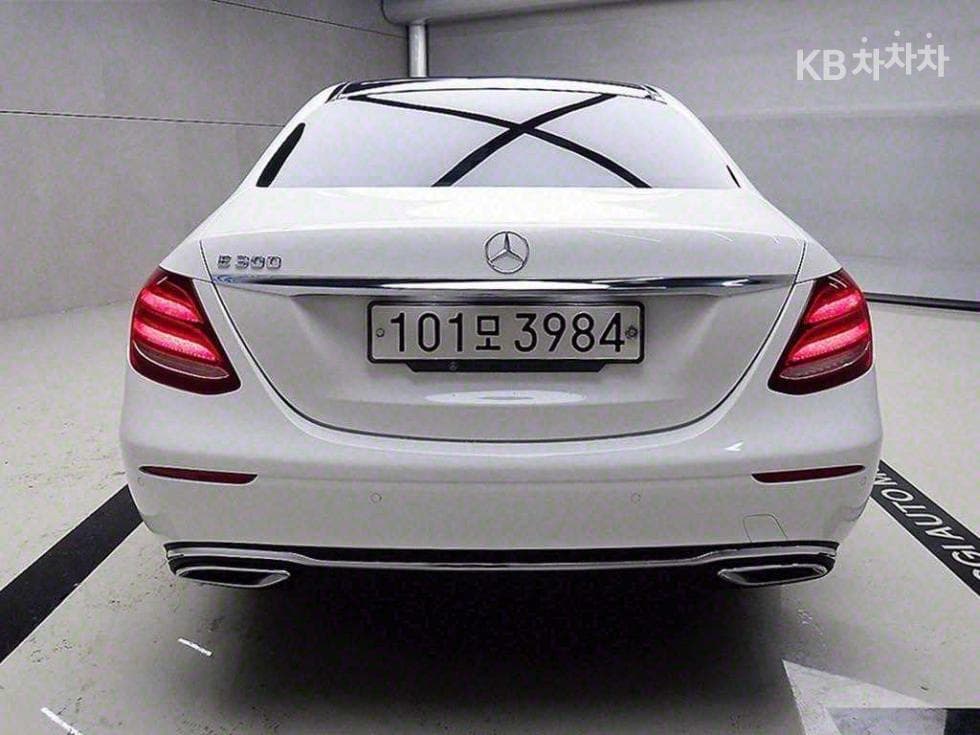Mercedes-Benz E-Клас (W213)E220d Exclusive - 3