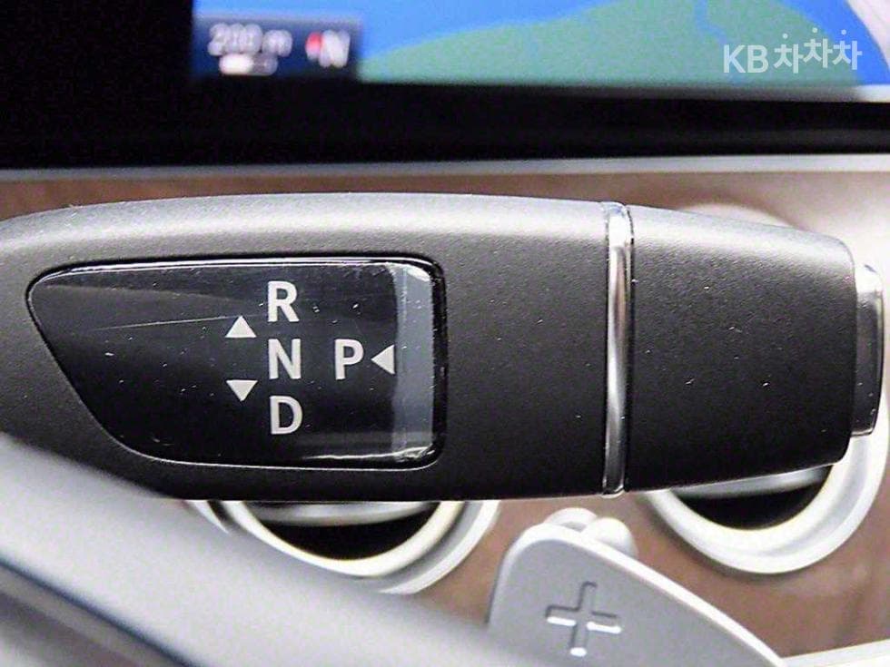 Mercedes-Benz E-Клас (W213)E220d Exclusive - 10