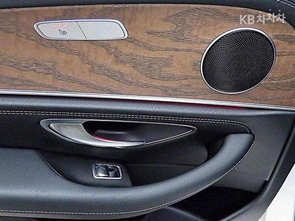 Mercedes-Benz E-Клас (W213)E220d Exclusive - 12