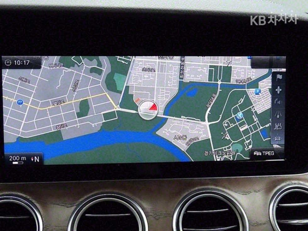 Mercedes-Benz E-Клас (W213)E220d Exclusive - 15