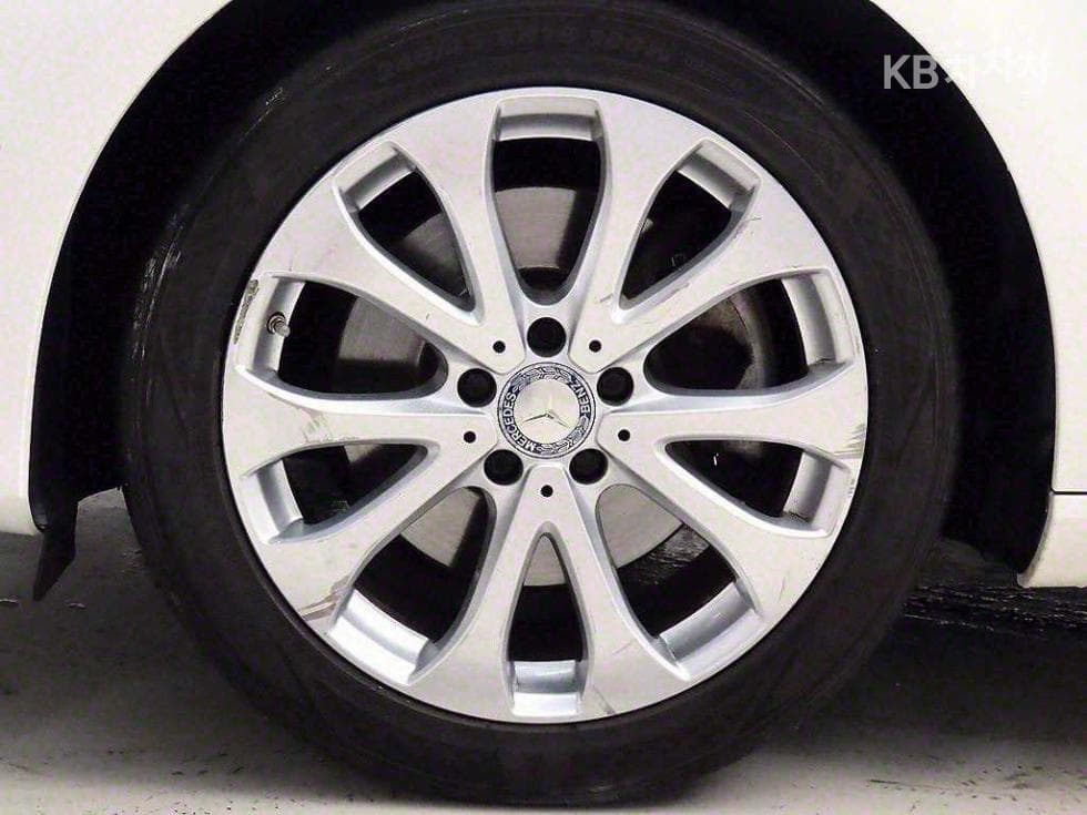 Mercedes-Benz E-Клас (W213)E220d Exclusive - 19