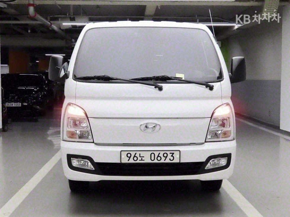 Hyundai Porter2 Extra Long Double Cab CRDi Modern - Image 1