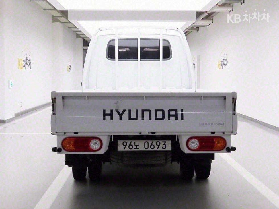 Hyundai Porter2 Extra Long Double Cab CRDi Modern - Image 3