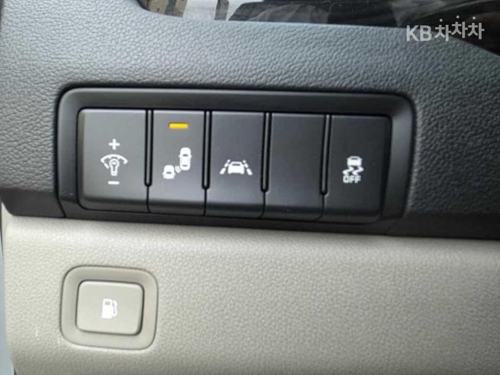 Киа The New (фейслифт) Канивал9-местен 2.2 Дизел Noblesse - 15