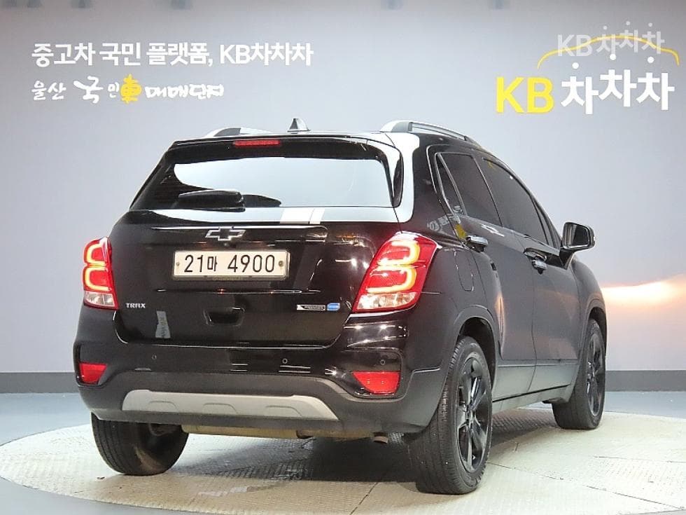 Джи Ем Корея The New (фейслифт) Trax1.6 Дизел 퍼펙트블랙 - 2