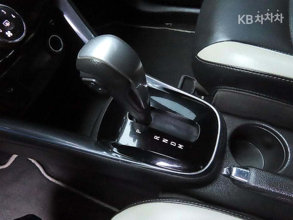 Джи Ем Корея The New (фейслифт) Trax1.6 Дизел 퍼펙트블랙 - 9