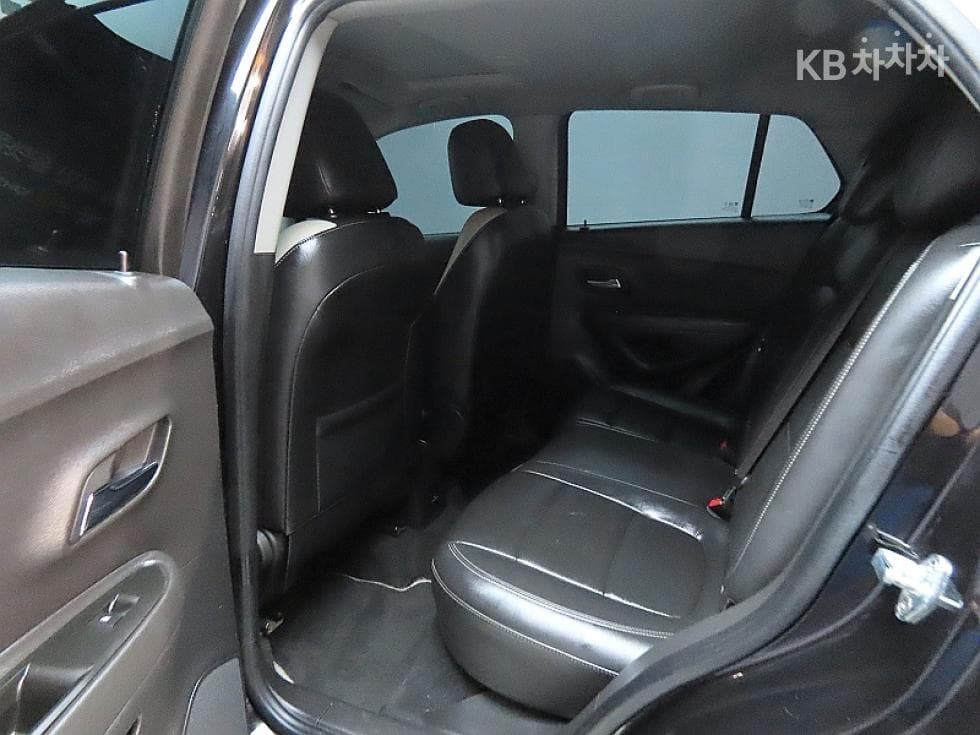 Джи Ем Корея The New (фейслифт) Trax1.6 Дизел 퍼펙트블랙 - 12