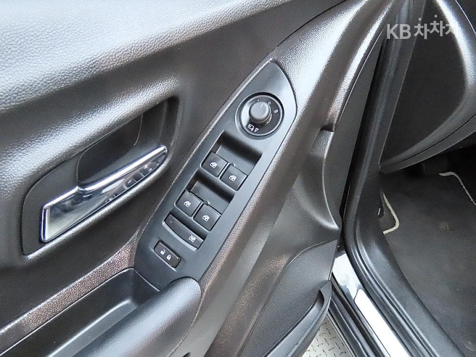 Джи Ем Корея The New (фейслифт) Trax1.6 Дизел 퍼펙트블랙 - 14