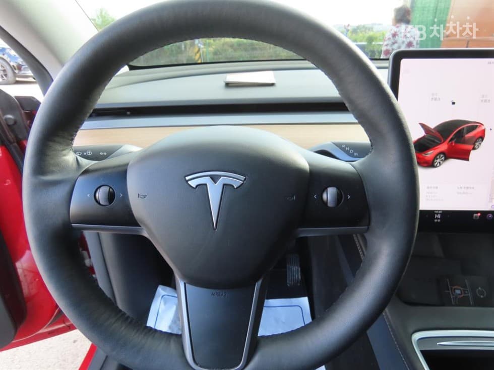 테슬라 Model YStandard Range - 12
