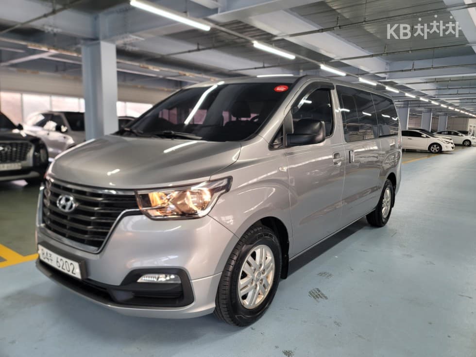 Хюндай The New (фейслифт) 그랜드 Star렉스 Ван 5-местен Modern - Image 1