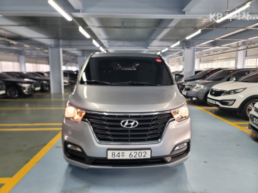 Хюндай The New (фейслифт) 그랜드 Star렉스Ван 5-местен Modern - 2