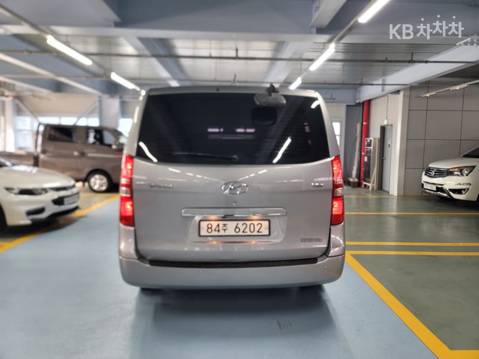 Хюндай The New (фейслифт) 그랜드 Star렉스Ван 5-местен Modern - 3