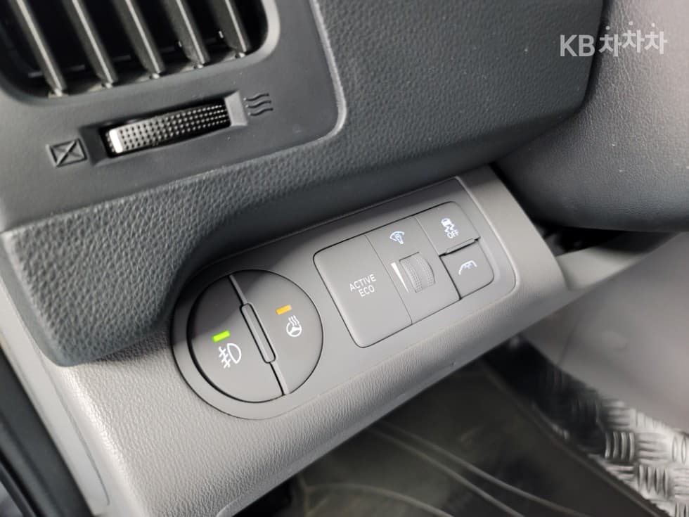 Хюндай The New (фейслифт) 그랜드 Star렉스Ван 5-местен Modern - 8