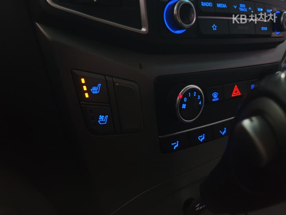 Хюндай The New (фейслифт) 그랜드 Star렉스Ван 5-местен Modern - 15