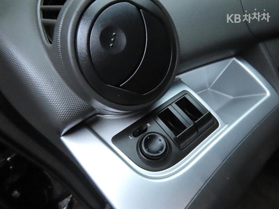 GM Korea Chevrolet SparkLT Standard - 12