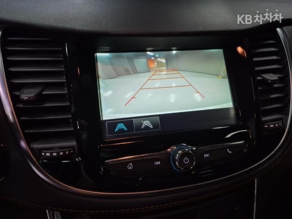 Джи Ем Корея The New (фейслифт) Trax1.6 Дизел 퍼펙트블랙 - 12