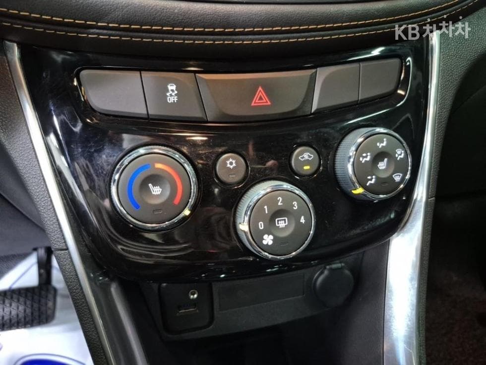 Джи Ем Корея The New (фейслифт) Trax1.6 Дизел 퍼펙트블랙 - 13