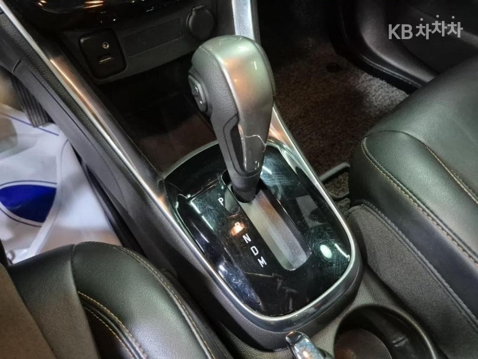 Джи Ем Корея The New (фейслифт) Trax1.6 Дизел 퍼펙트블랙 - 14