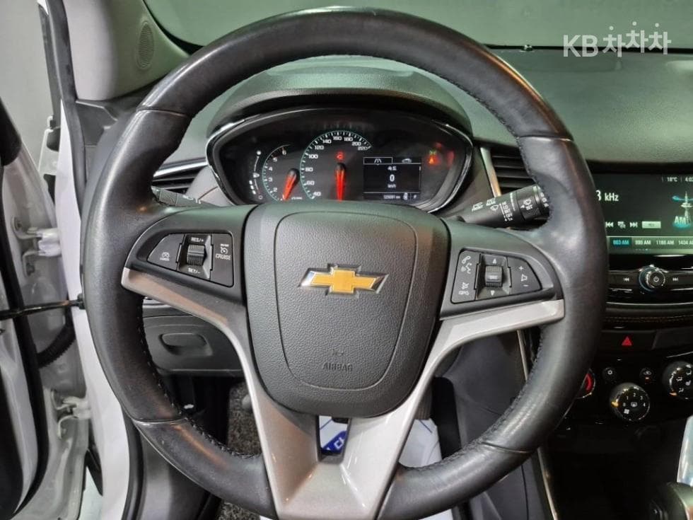 Джи Ем Корея The New (фейслифт) Trax1.6 Дизел 퍼펙트블랙 - 17