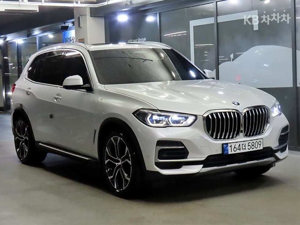 BMW X5 (G05) xDrive 40i xLine - Image 1