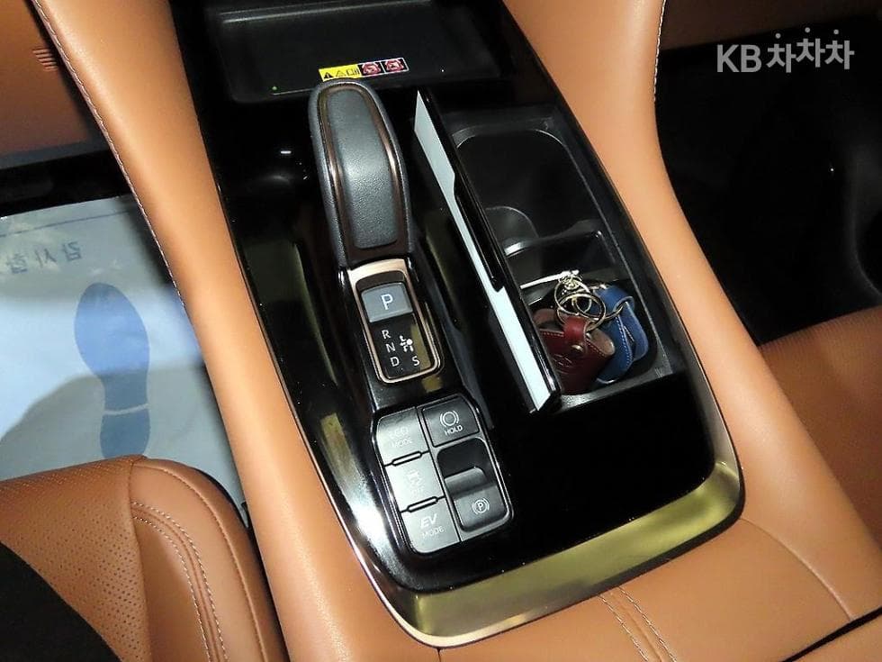 Toyota ALPHARD(AH30)2.5 HEV AWD Standard - 12
