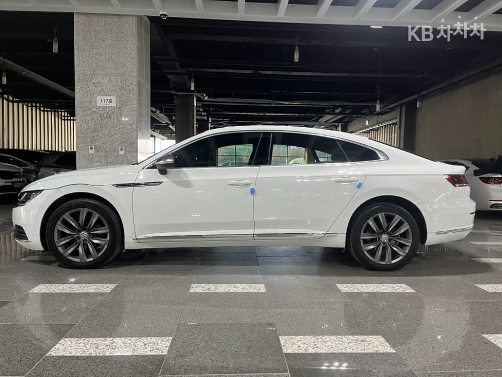 Volkswagen Arteon2.0 Турбо Дизел Инжекция Elegance Prestige - 15