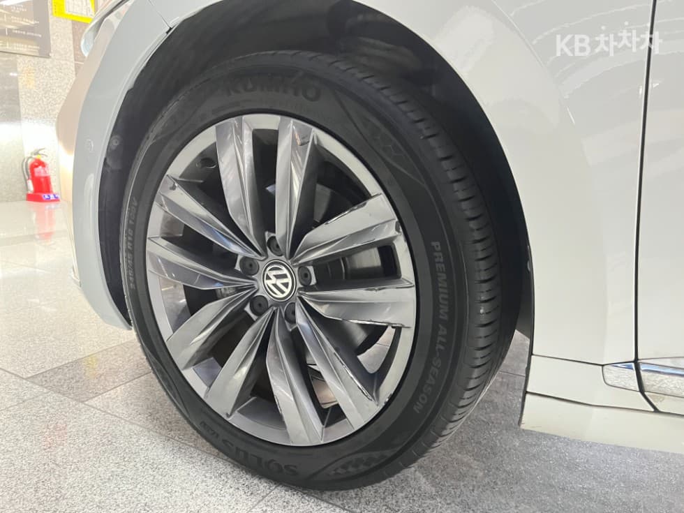 Volkswagen Arteon2.0 Турбо Дизел Инжекция Elegance Prestige - 8