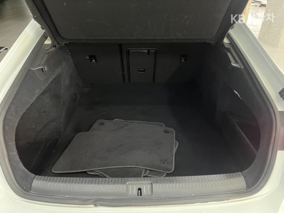 Volkswagen Arteon2.0 Турбо Дизел Инжекция Elegance Prestige - 6