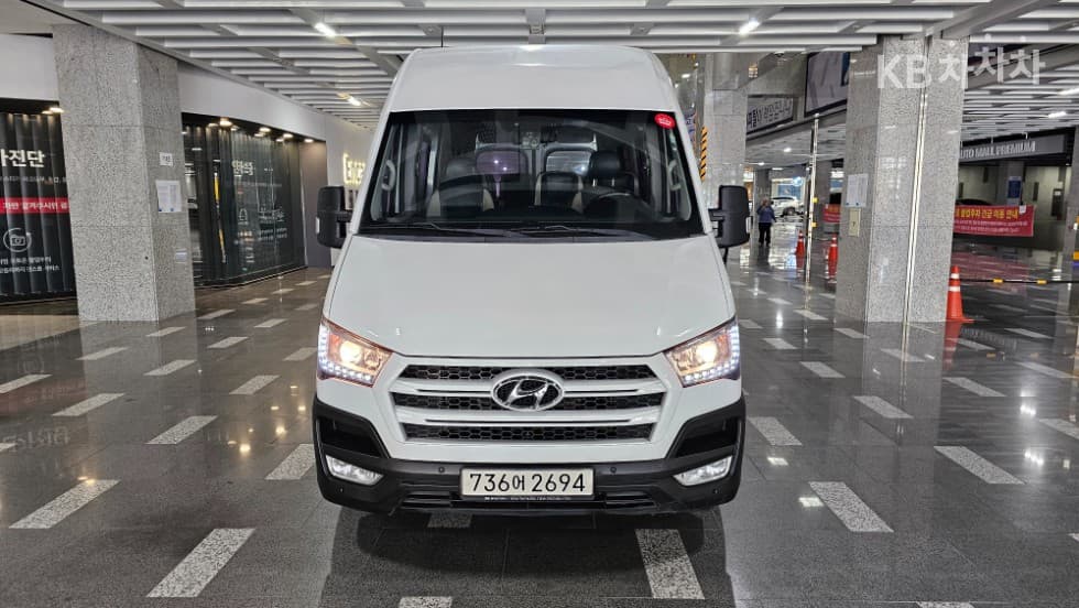 Хюндай Солати (Микробус)2.5 Дизел 15-местен Лукс - 2