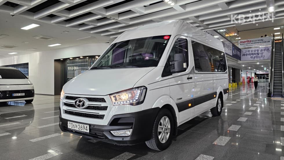 Хюндай Солати (Микробус) 2.5 Дизел 15-местен Лукс - Image 1